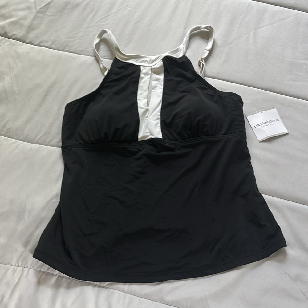 Liz Claiborne High Neck Tankini
Swimsuit Top Size M NWT - Picture 2 of 4